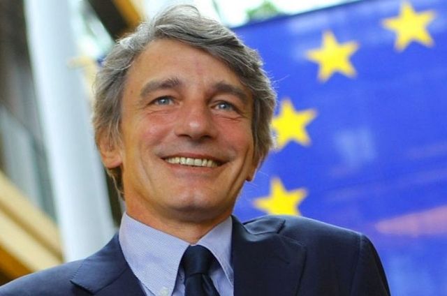 Al momento stai visualizzando Decaro ricorda Sassoli: “Col suo lavoro in Europa ha reso orgogliosa l’Italia”