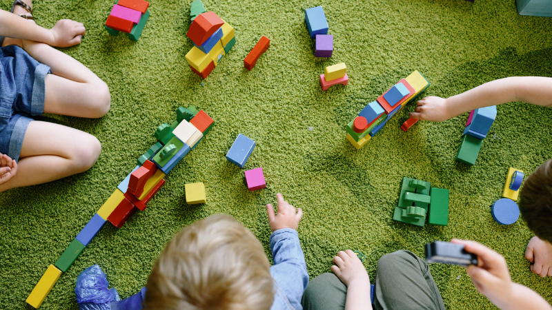 Al momento stai visualizzando Attività educative e ricreative, avviso Dipartimento Famiglia per finanziare iniziative dei Comuni