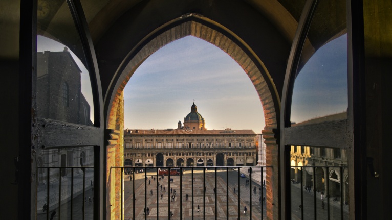 Al momento stai visualizzando Giovani, informazione e cittadinanza europea: a Bologna il progetto Young Reporters Across Borders